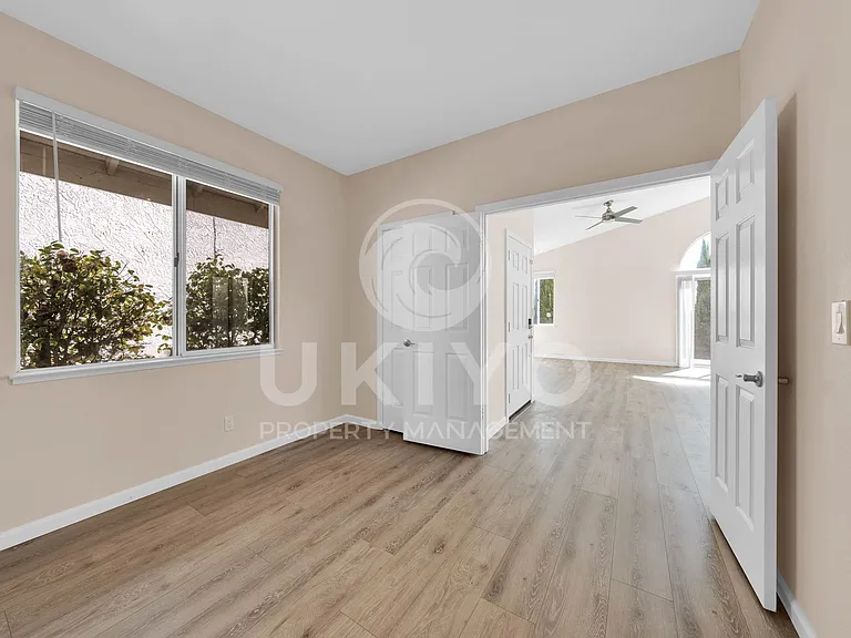 265 Potrero St — Photo 18