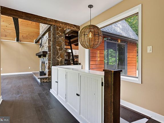 4th image of 312 Spring Hill Ln