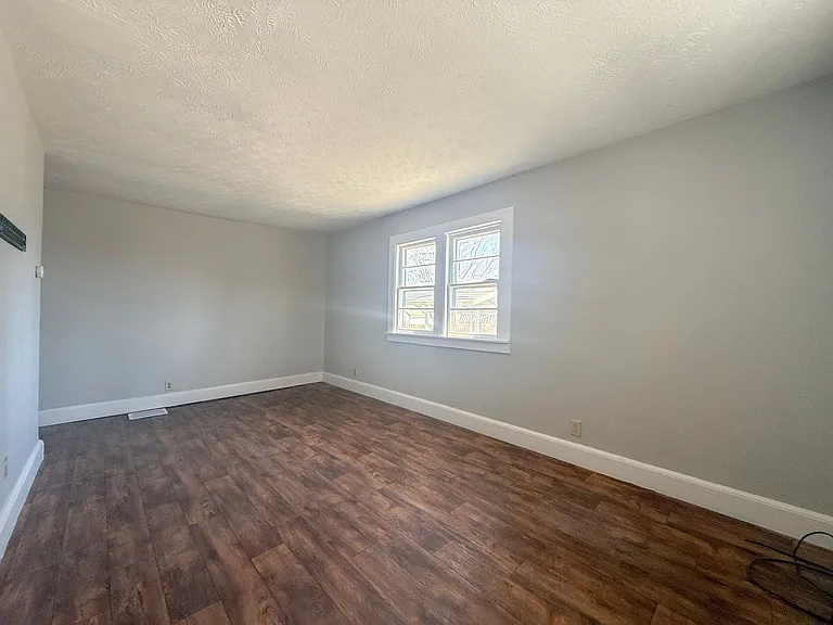 158 King St — Photo 5
