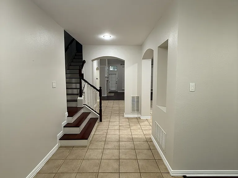 3817 Appleton Ln — Photo 6