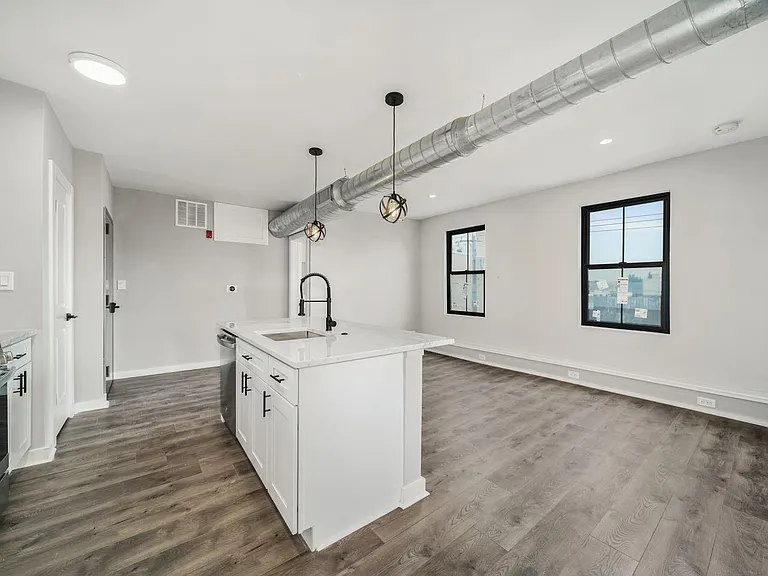 1439 S 6th St #3F — Photo 3