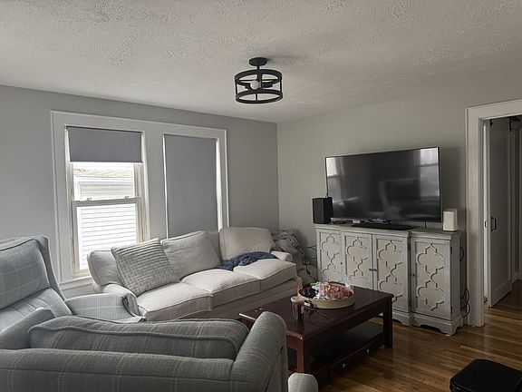 5th image of 121 Buttonwood St Floor 1