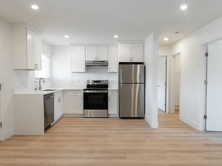 1622 Palm St - 2 Bedroom 2 Bath Fully Renovated: Move In Available Now | July 1st, 2026 Units Ava... — Photo 18