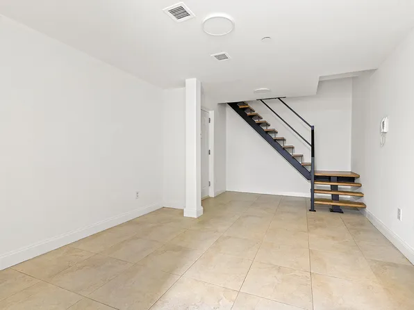 231 16th Street image 12 of 15