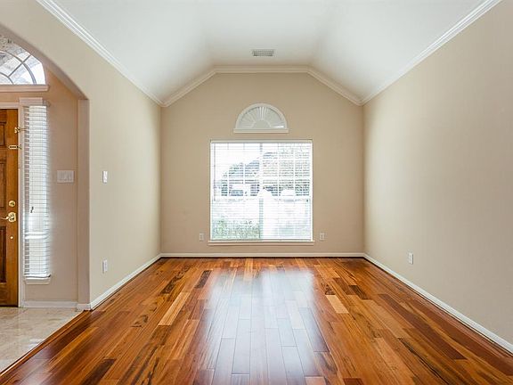 4th image of 3027 River Birch Dr