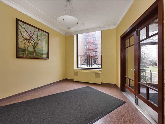4th image of 15030 71st Ave APT 3F