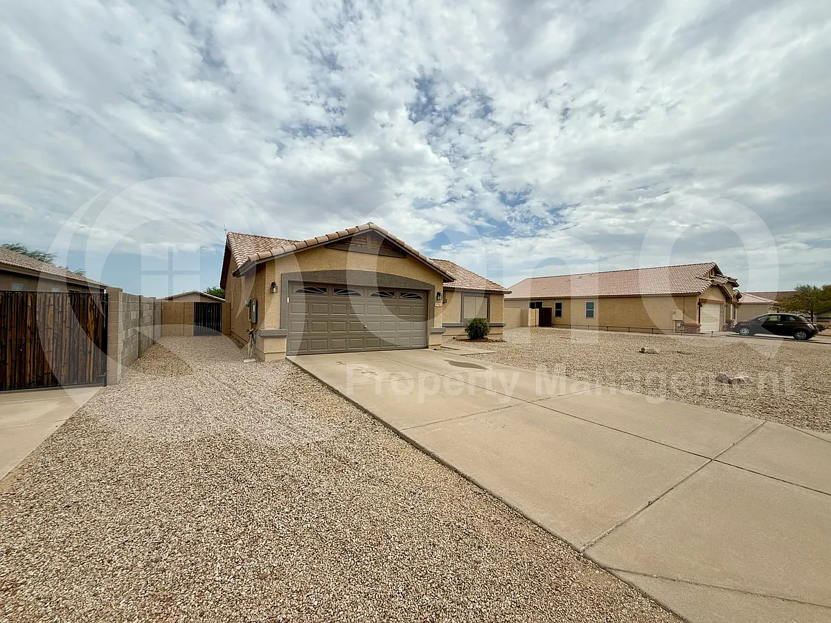 3 bed, 2.0 bath, 1507 sqft, $1,950 — Photo 3