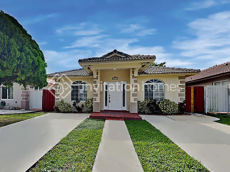 10088 NW 126th Ter — Photo 1