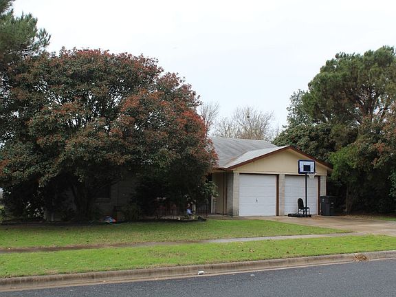 3rd image of 204 Zinnia Dr