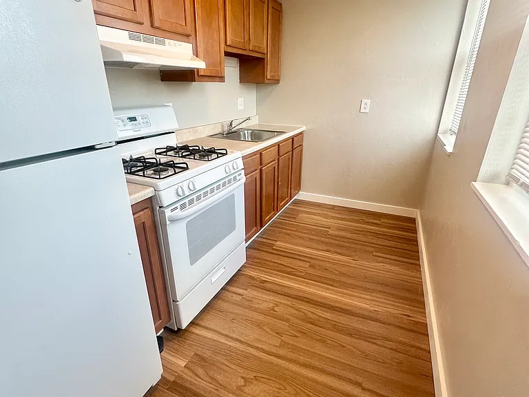 321 Ella St #11 — Photo 2