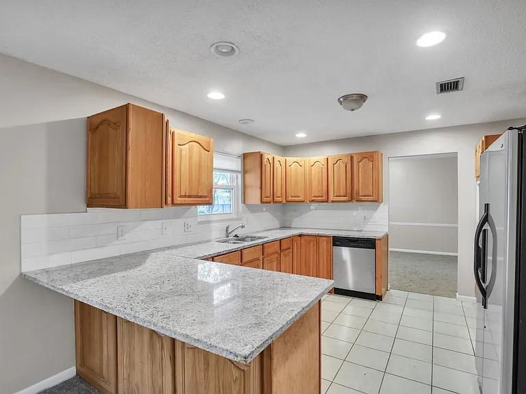 3917 Tara Hall Dr — Photo 4