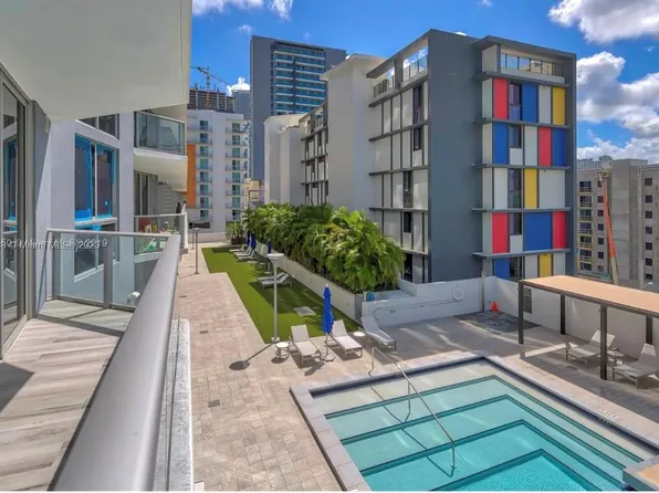 1010 SW 2nd Ave, Miami, FL