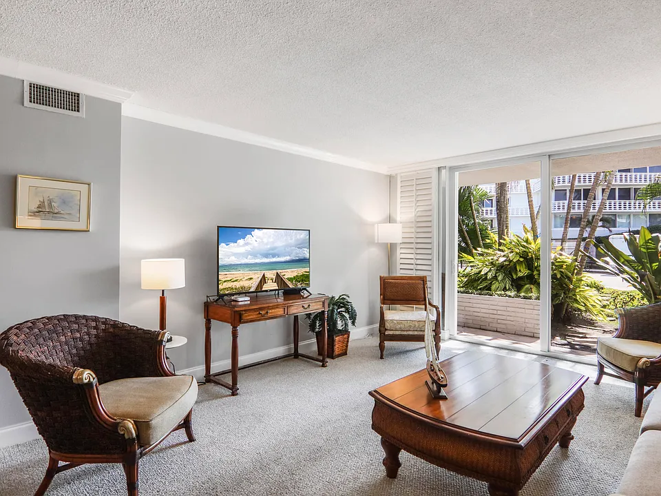 139 Sunrise Ave #101