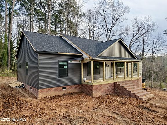 5th image of 153 Southwood Drive