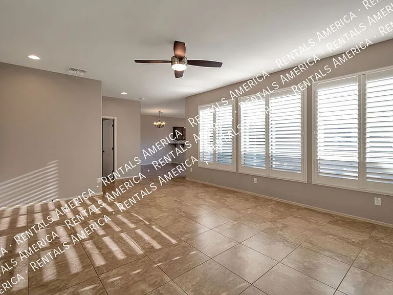3863 S Verbena Ave — Photo 10