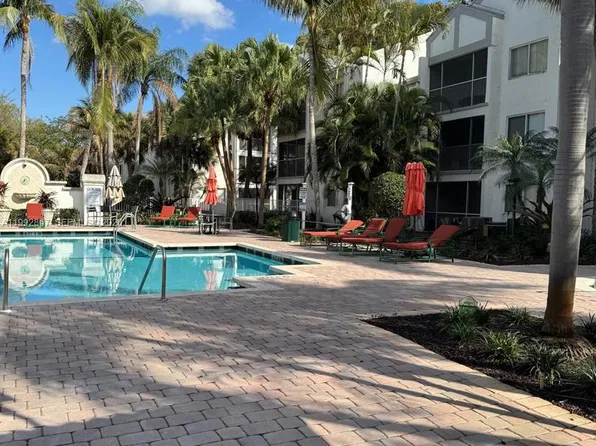 5760 Rock Island Rd APT 304, Tamarac, FL 33319