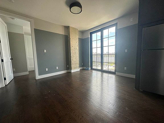 3rd image of 187 Kent Ave #704