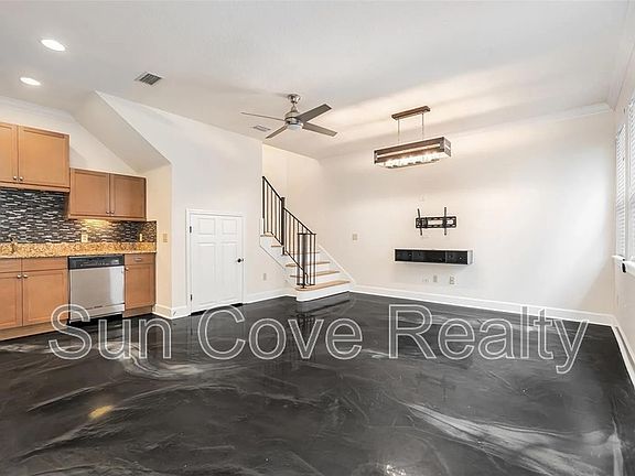 5th image of 113 S Packwood Ave Unit C