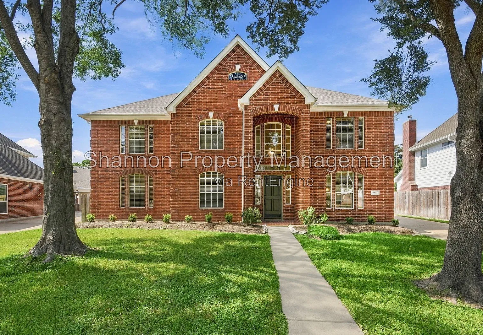5 bed, 3.5 bath, 3528 sqft, $3,000 — Photo 2