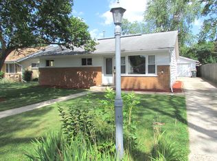 935 Gates St, West Chicago, IL 60185