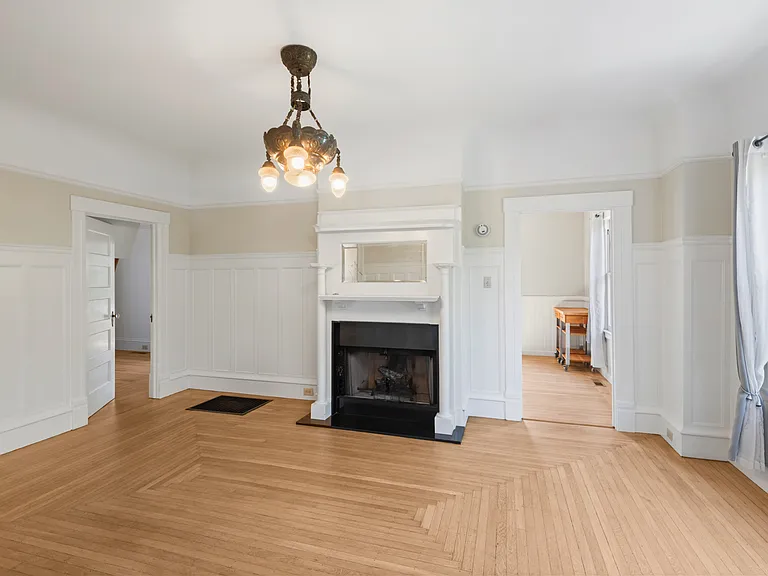145 Myrtle St — Photo 11
