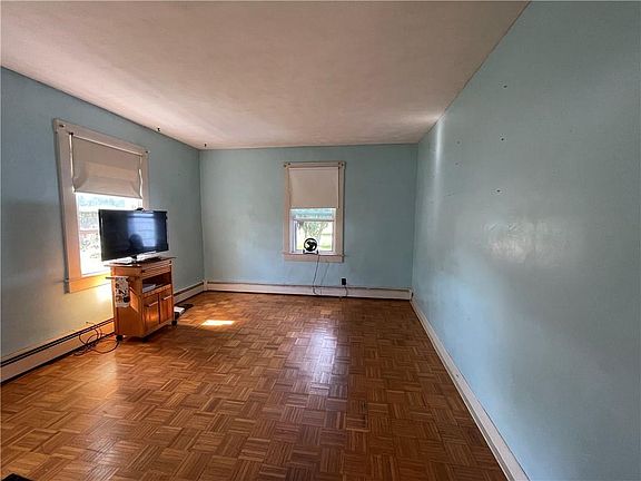 5th image of 66 Sherry Ave