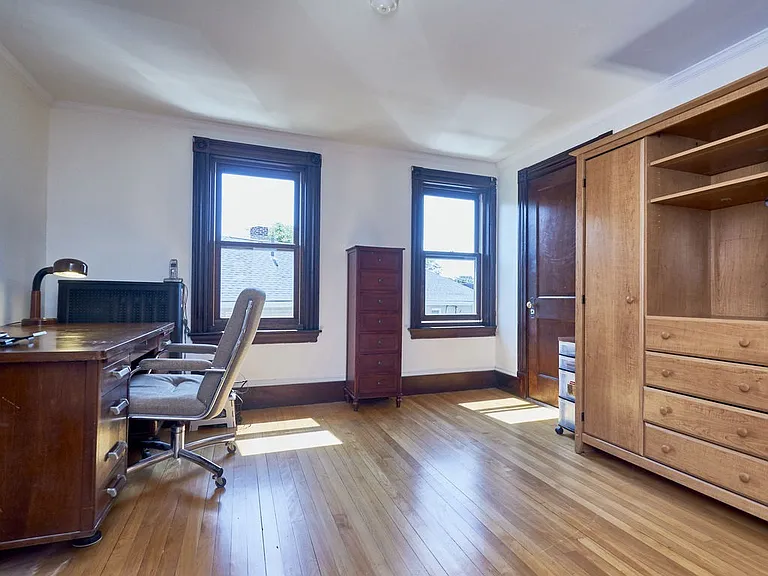 8 Saint James St #8 — Photo 11