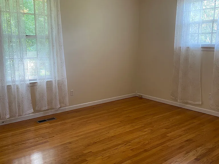 923 Greenhill Dr — Photo 23