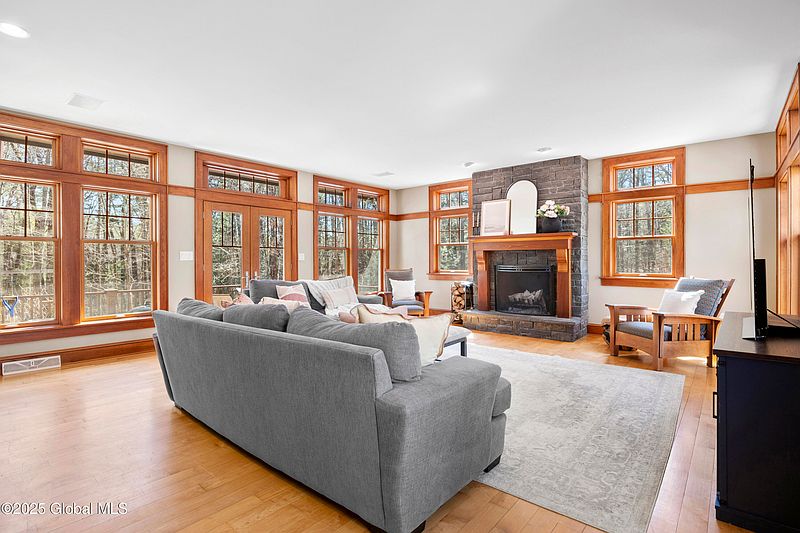 4th image of 108 Deanna Court