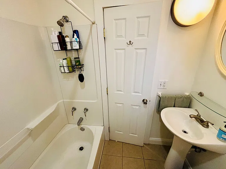22 E Beck St — Photo 5