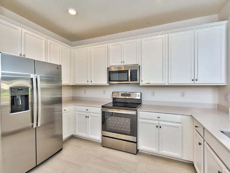 2591 Vine Ave — Photo 9