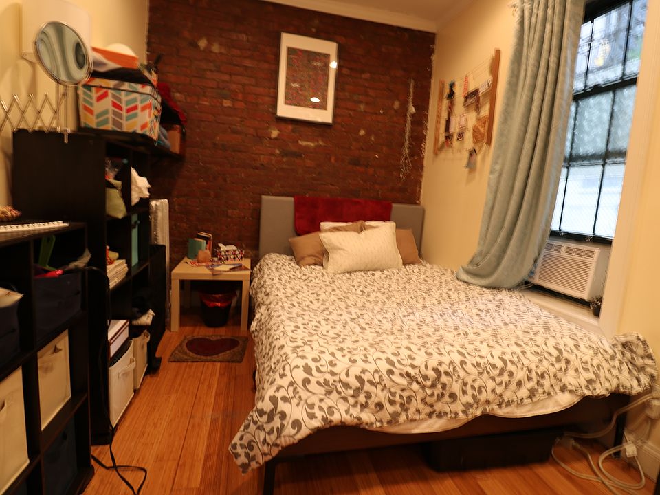1st image of 552 Lincoln Pl #11X