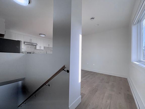 2nd image of 17116 1st Ave