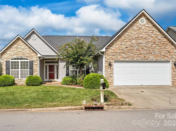 2 Thornwood Ct, Arden, NC 28704