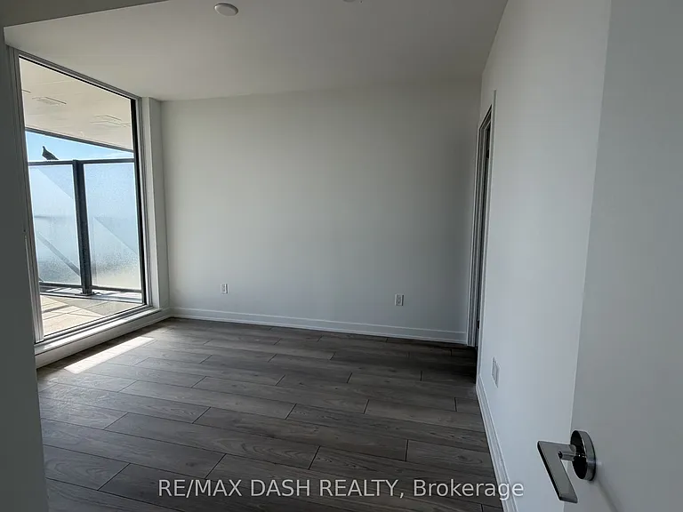 1007 The Queensway #610 — Photo 11