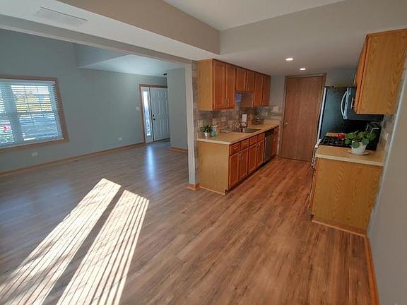 4th image of 16464 Cobble Stone Ct