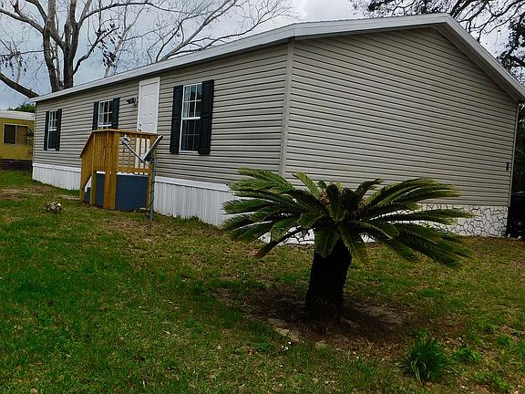 2nd image of 6 S Hillsborough Dr