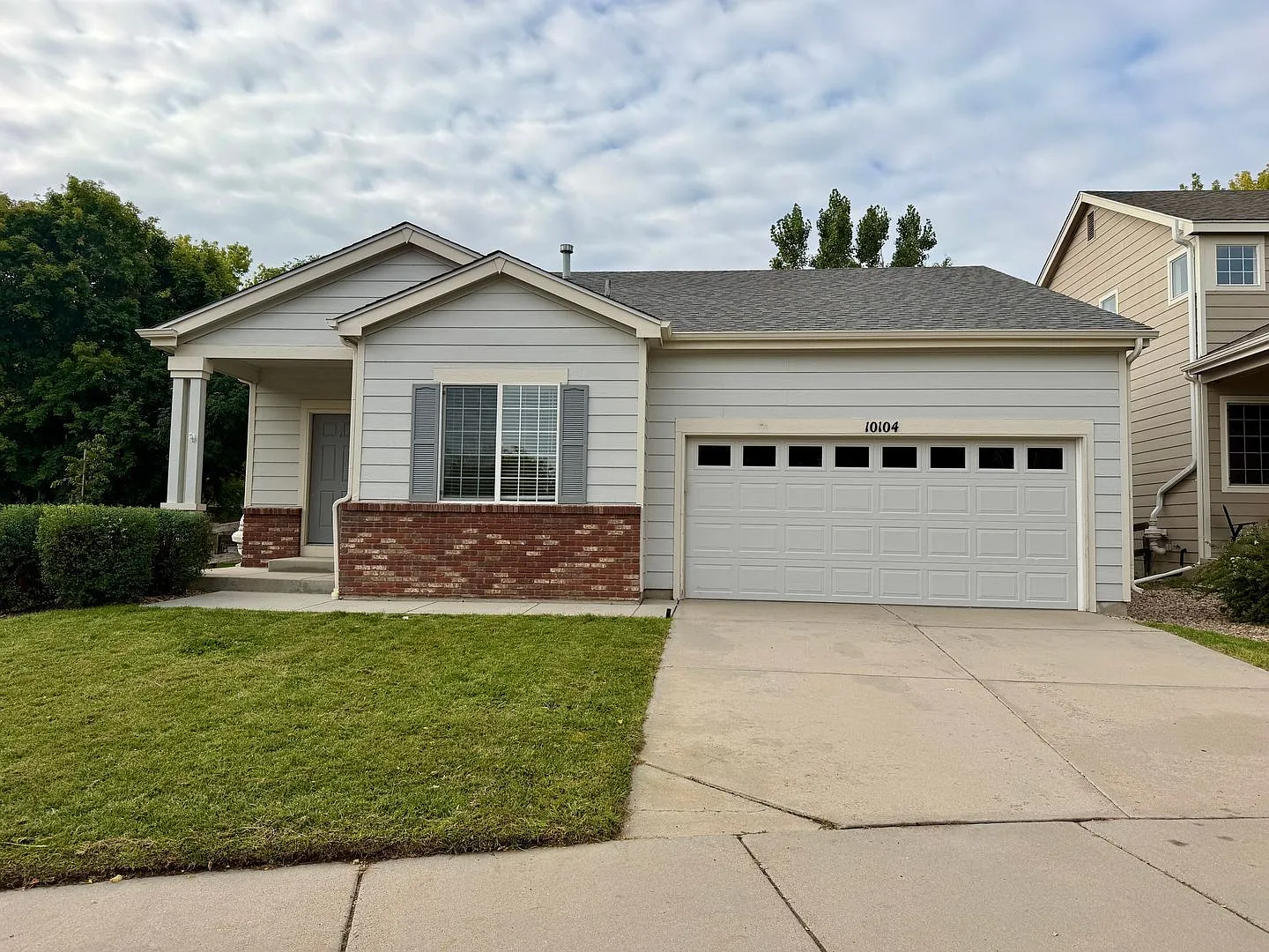 3 bed, 2.0 bath, 2606 sqft, $2,575 — Photo 3