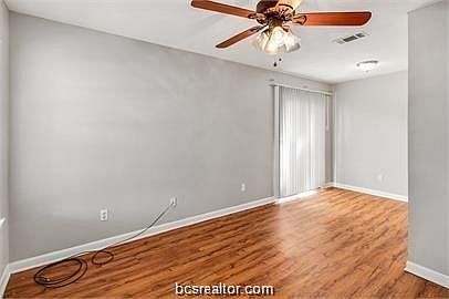 4th image of 1002 Navarro Dr