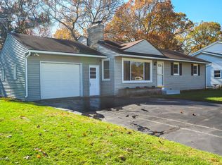 2129 Ridgefield Rd, Portage, MI 49024