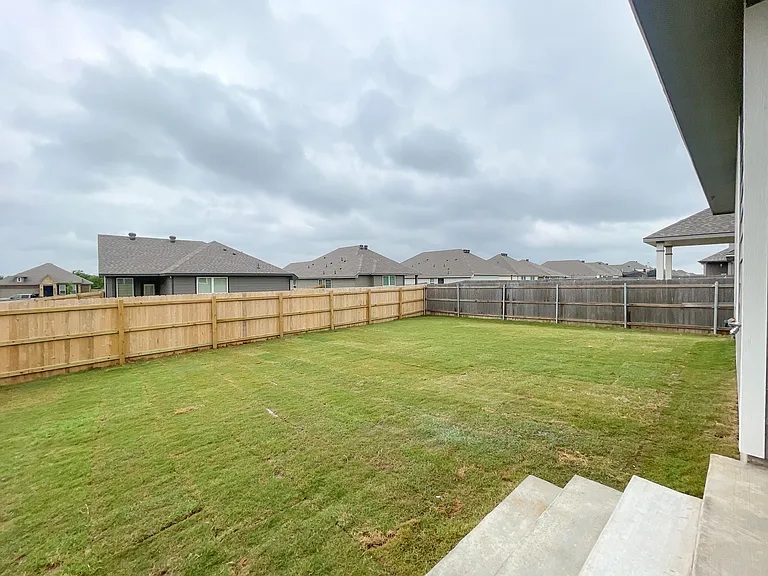 6912 Llano Dr — Photo 25