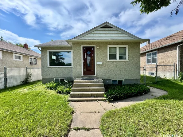 537 9th Street E, Prince Albert, SK S6V 0Y4