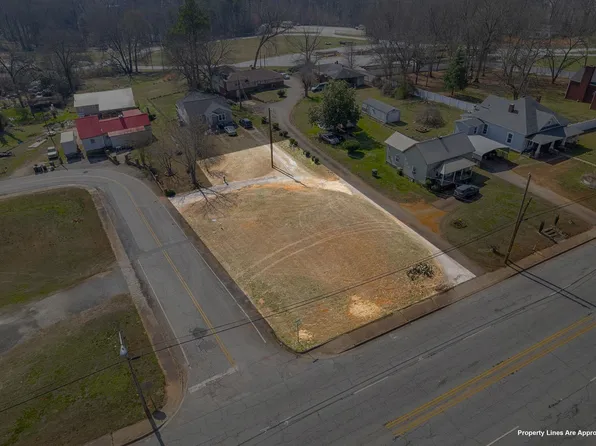 599 W Main St, Pickens, SC 29671