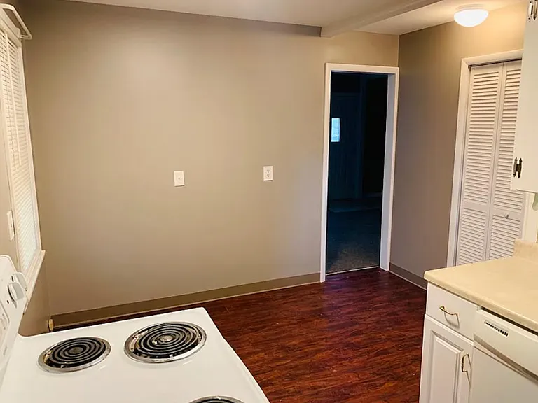 23292 Williams Ave — Photo 5