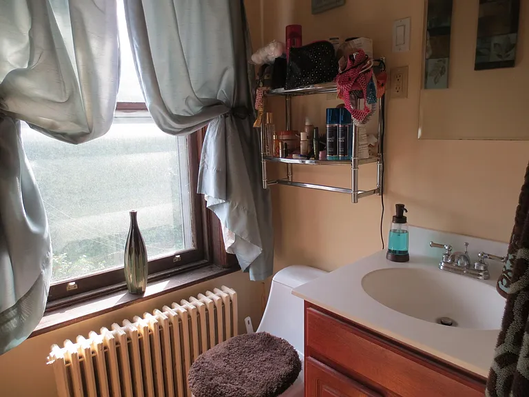 206 Lancaster St — Photo 17