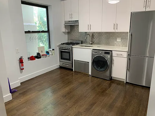 Rented by Flatiron Real Estate Advisors LLC | media 16