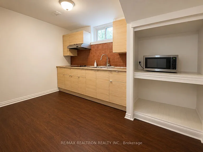 13 Aurora Heights Dr #BASEMENT — Photo 6
