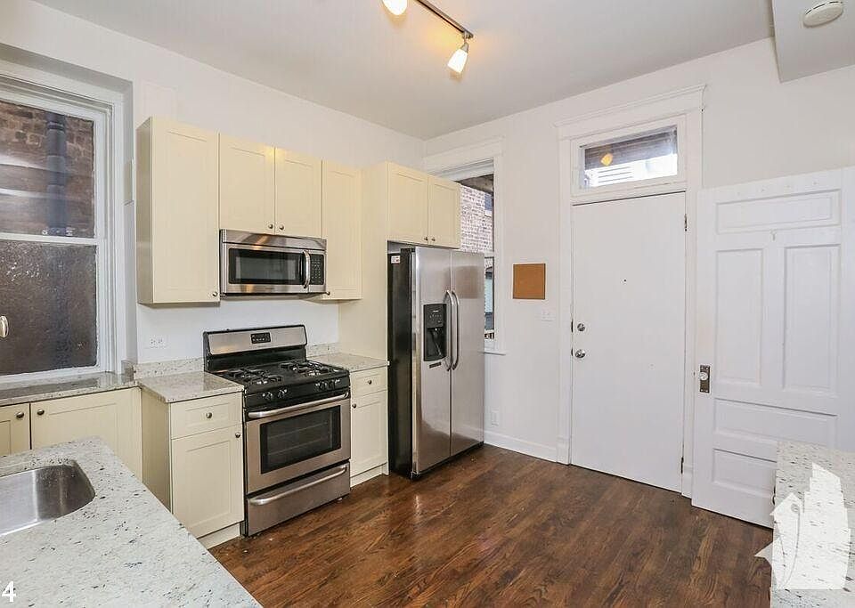 1st image of 854 W Armitage Ave #1322
