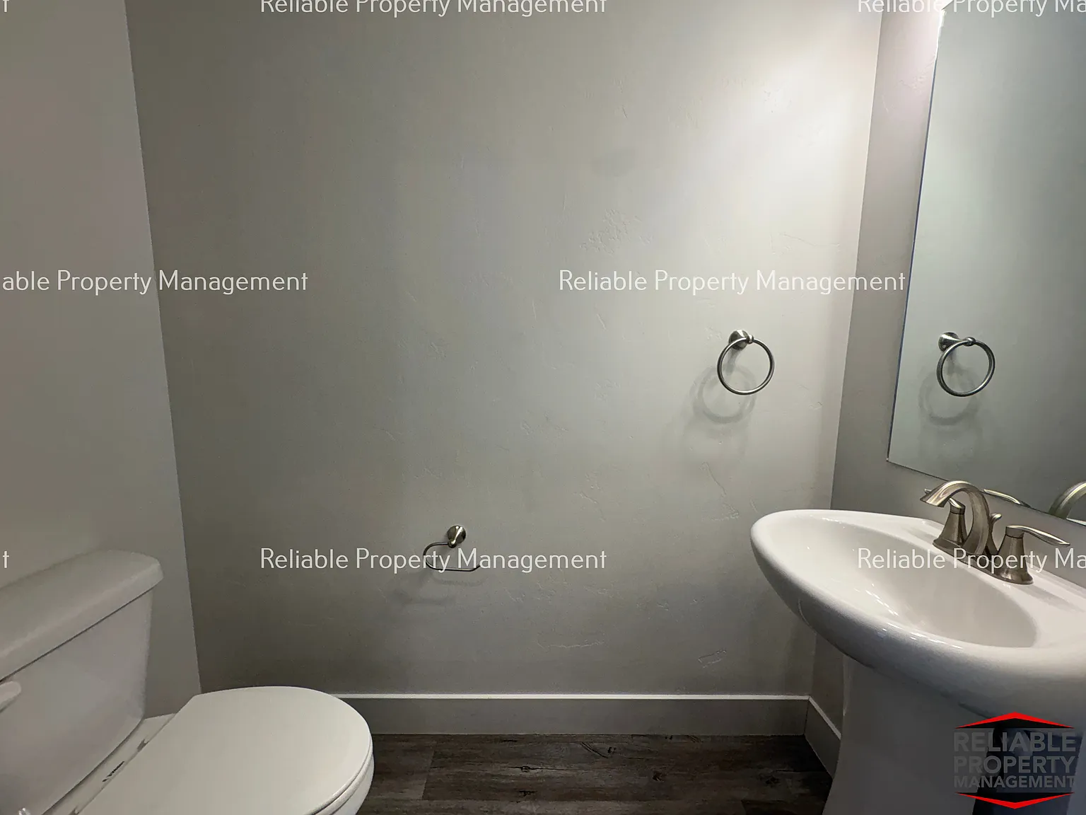 3 bed, 2.5 bath, 1460 sqft, $1,650 — Photo 4