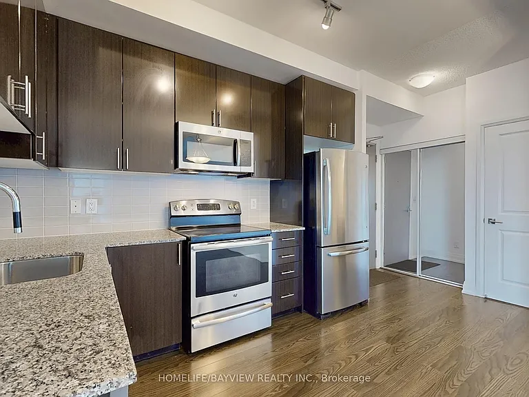 7167 Yonge St #1212 — Photo 11